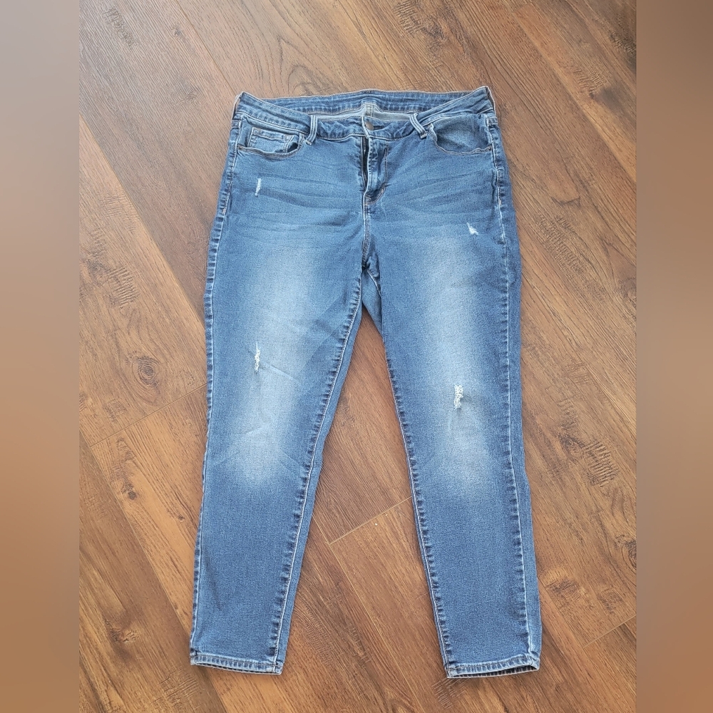 Old Navy Rockstar, Super Skinny, low-rise jeans.  Size 14 short